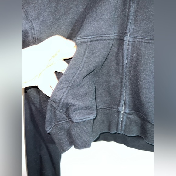 TNA Aritzia Sweatshirt Hoodie Cozy Fleece Boyfriend Boxy Zip Black Pockets - Picture 4 of 10